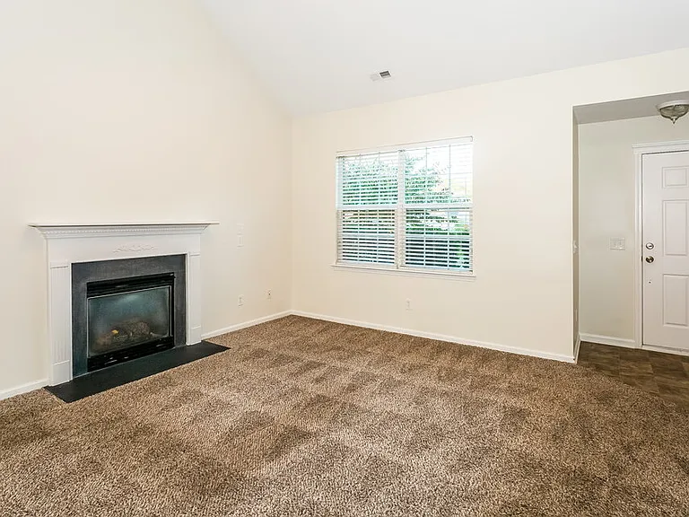 6827 Blake Brook Dr — Photo 5