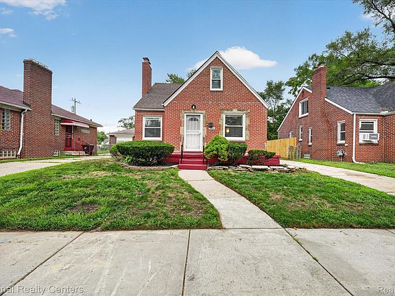 4th image of 19428 Gallagher St