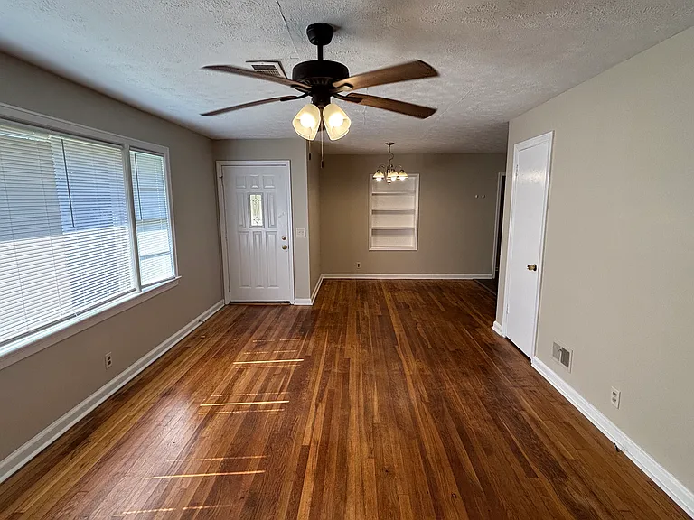 2673 Fernwood Ave — Photo 11
