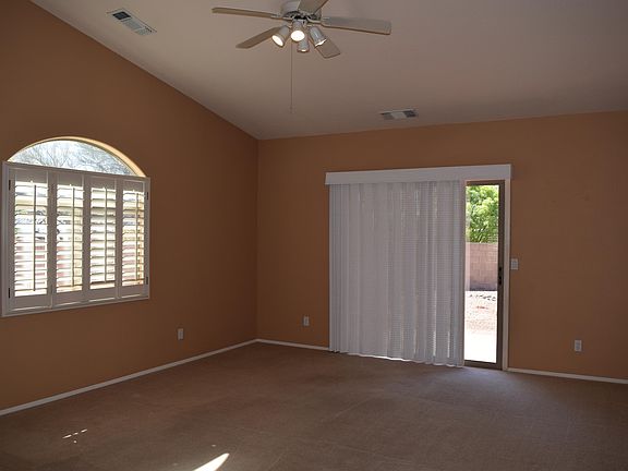 3rd image of 1395 E Crestview Dr