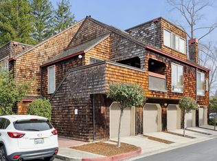15 Peter Coutts Cir, Stanford, CA 94305