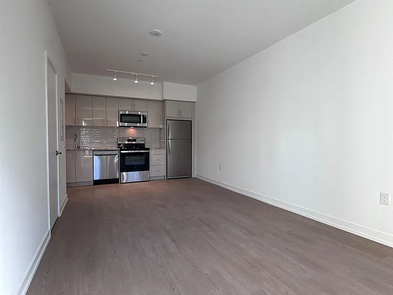 4010 Eglinton Ave W #403 — Photo 9