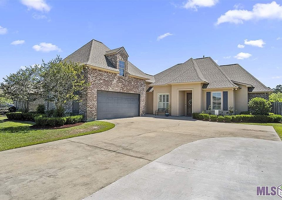 1st image of 30916 Clear Creek Dr