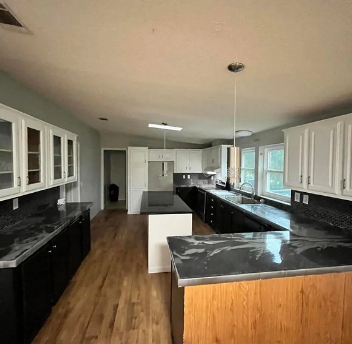 Oak Leaf Ln, Middleburg — Photo 1