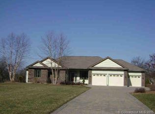 62 Blossom Dr, Pomfret Center, CT 06259