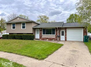 1316 Huntington Dr, Owosso, MI 48867