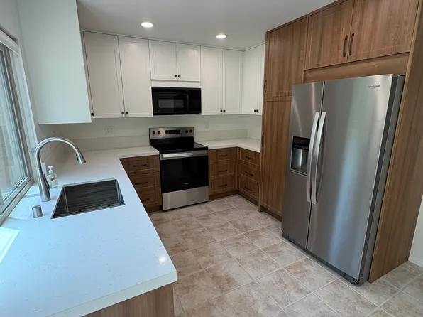 17463 Plaza Dolores, San Diego, CA 92128