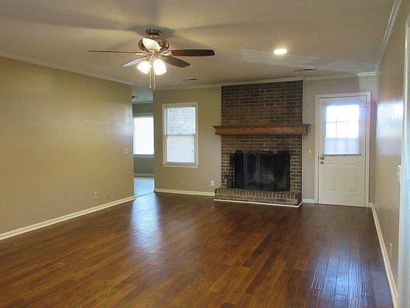 3rd image of 1160 Kentwood Dr