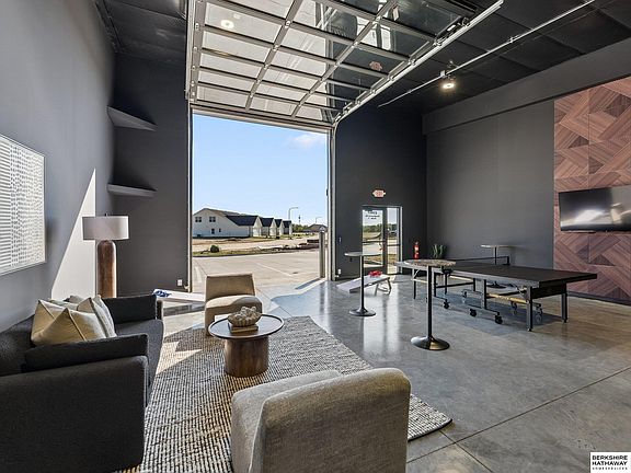5th image of 23807 Southwest St #1