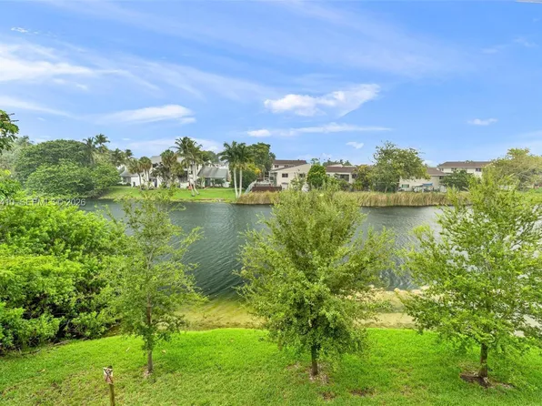 15470 SW 82nd Ln, Miami, FL