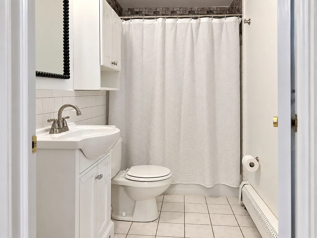 Apartment for Rent — Photo 4