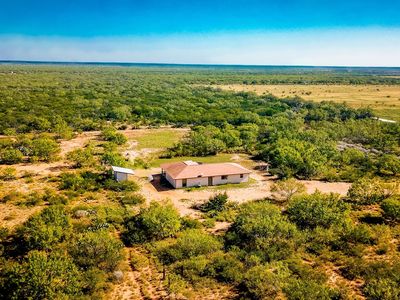 423 Buddy Ln, Carrizo Springs, TX, 78834