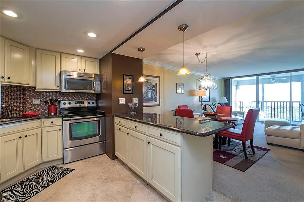 1 bed, 1.0 bath, 807 sqft, $5,000 — Photo 2