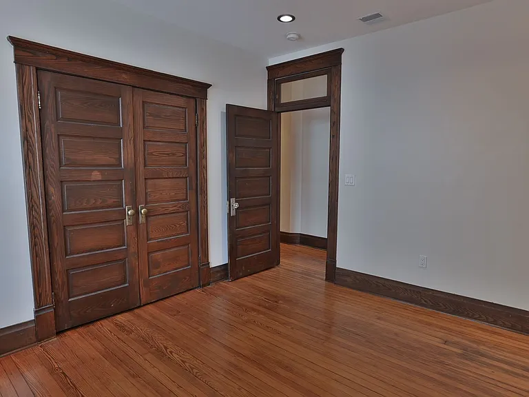 223 Pine St — Photo 23