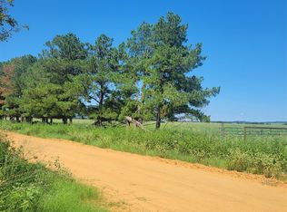 2 Navarro Ln, Oakwood, TX