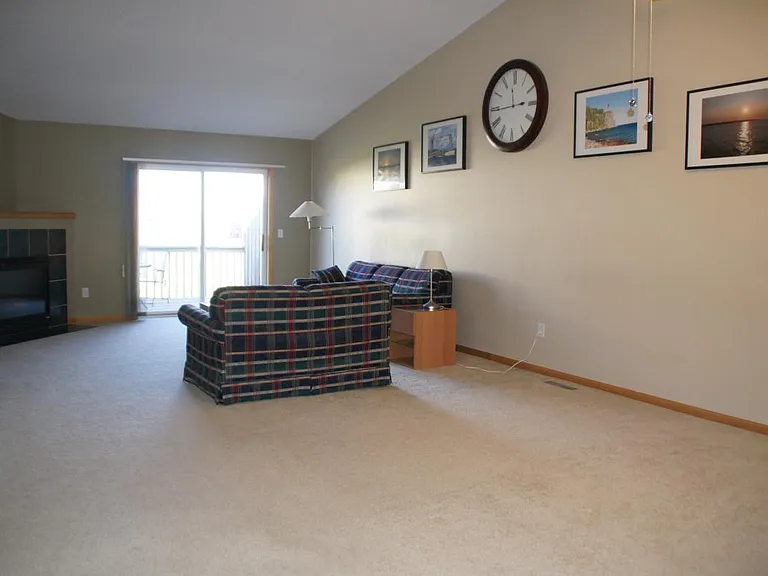 324 Archibald Ln — Photo 9