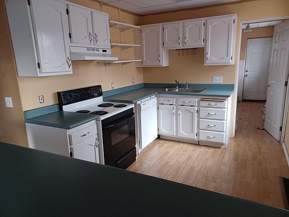 4th image of 621 S Lake St