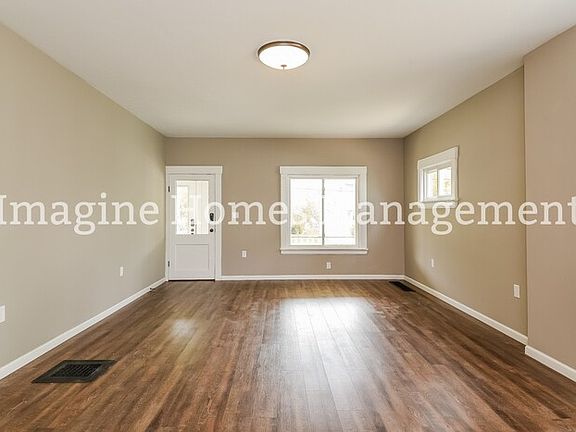3rd image of 1499 Wagar Ave #1