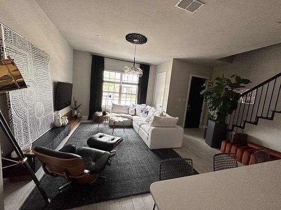 3rd image of 12852 Perrin Ln