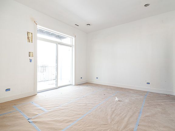 5th image of 2936 N Damen Ave #2