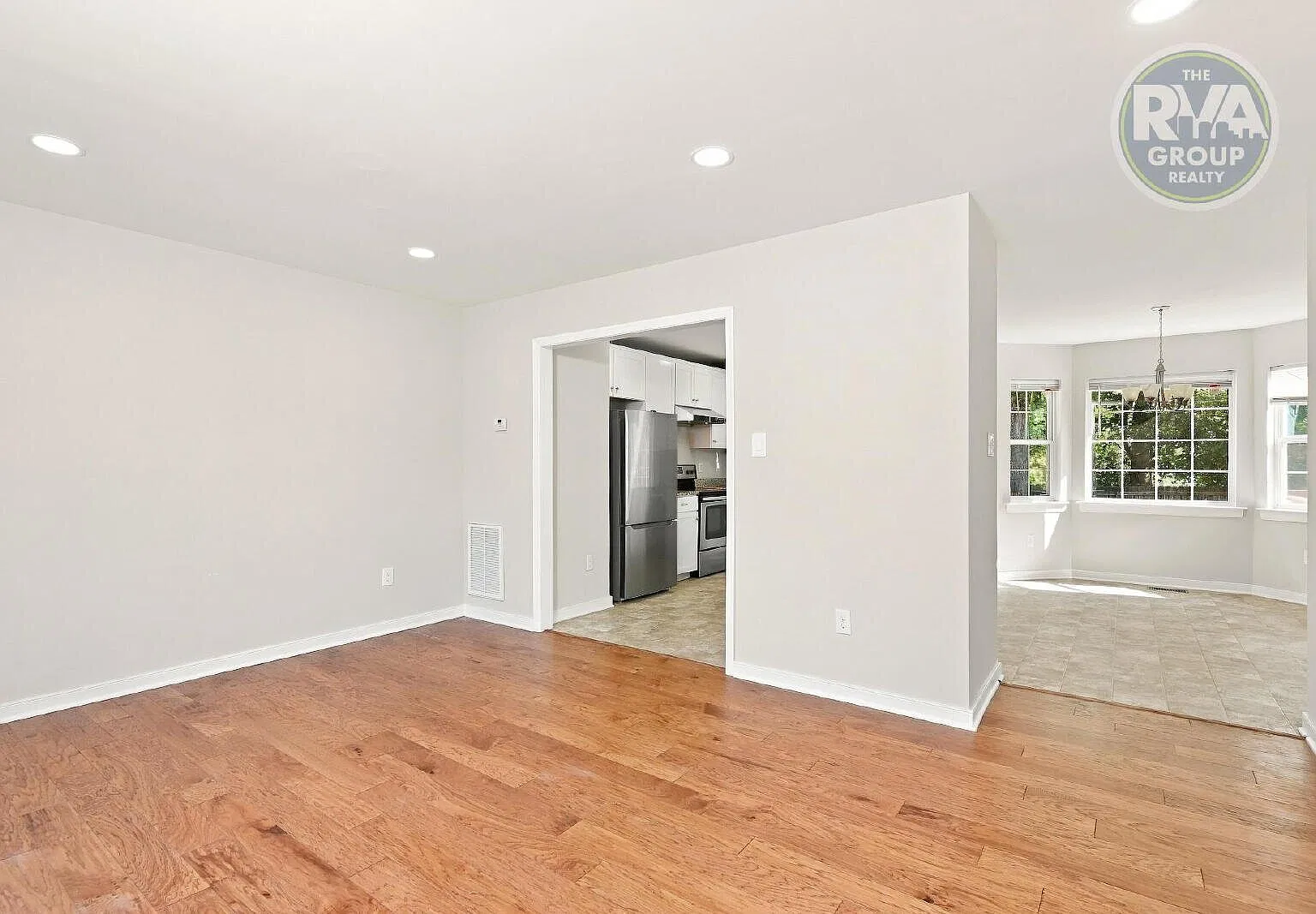 10617 Greenwood Road — Photo 3