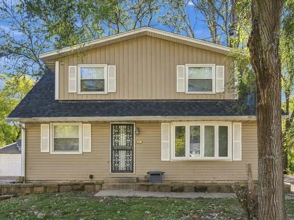 1010 83rd Ave W, Rock Island, IL 61201