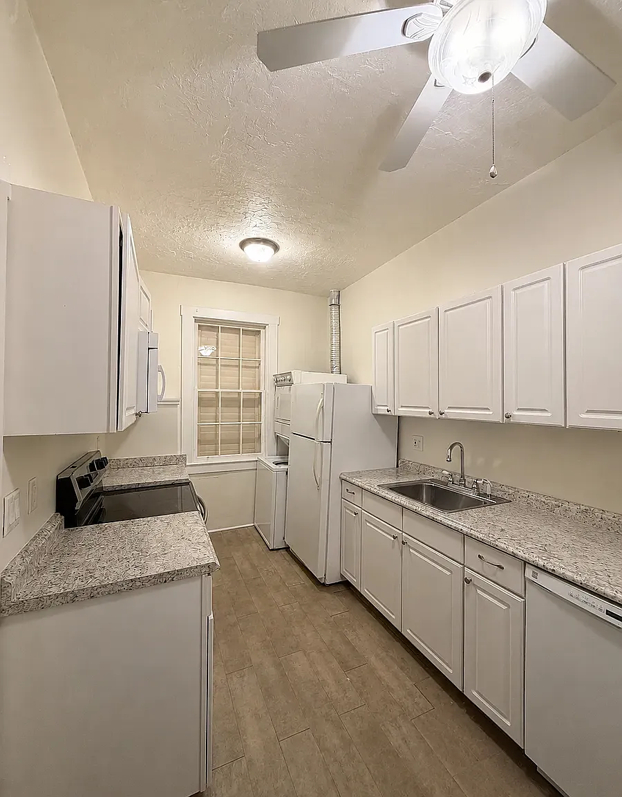 2 bed, 1000 sqft, $1,800 — Photo 4