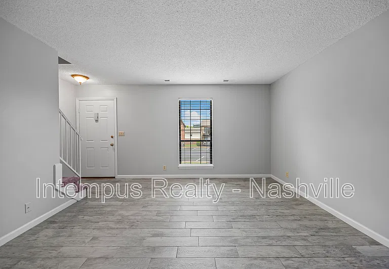 5771 Brentwood Trce — Photo 8