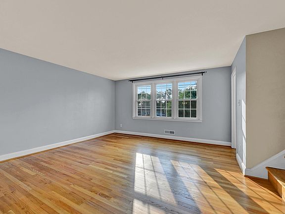 4th image of 8608 Pleasant Plains Rd