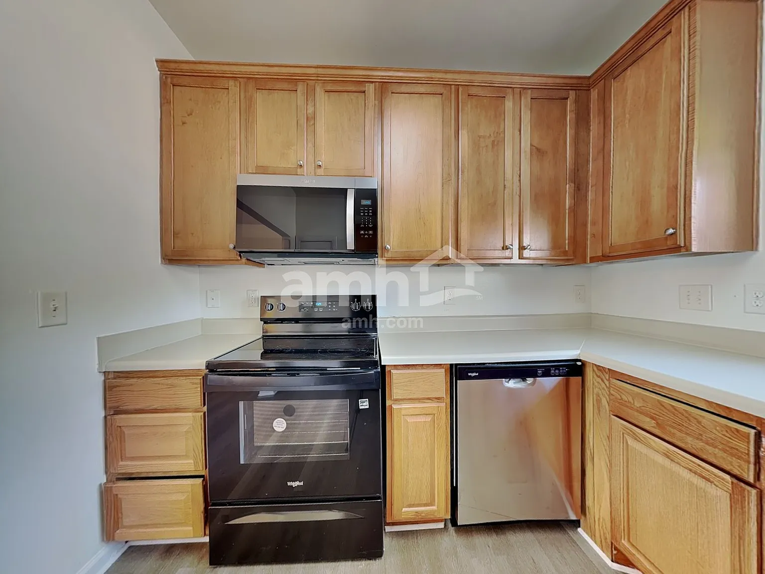 4 bed, 2.5 bath, 1395 sqft, $1,915 — Photo 3