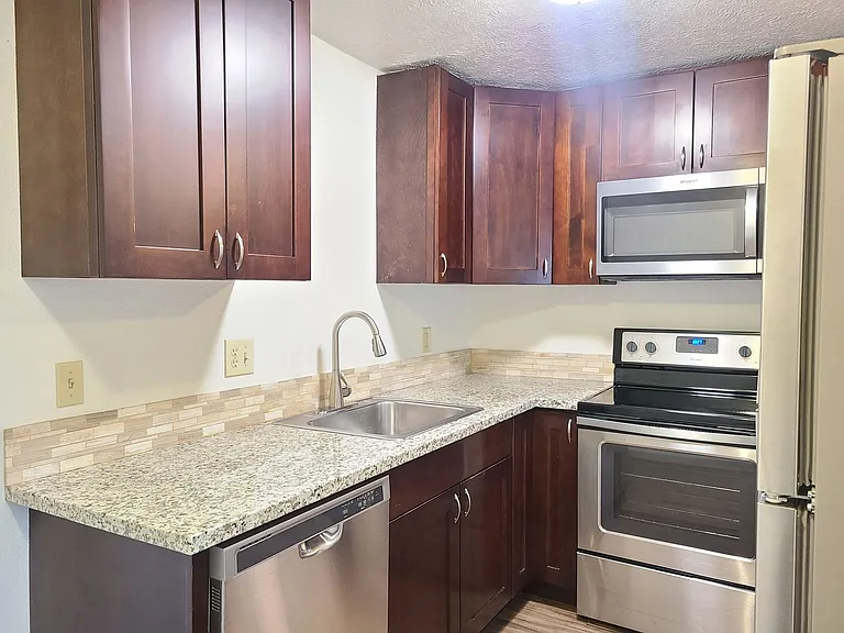 827 E Ermina Ave — Photo 24