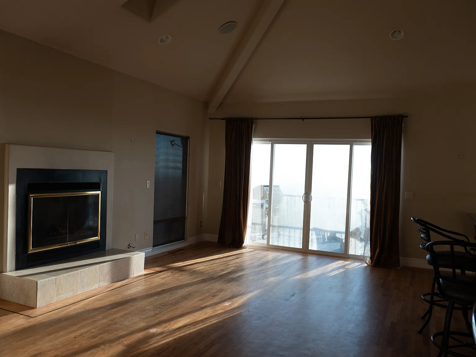 3 bed, 2.5 bath, 3700 sqft, $7,900 — Photo 3