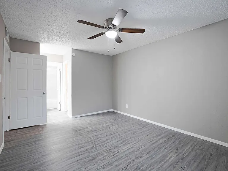 Maxton West Apartment Homes — Photo 76