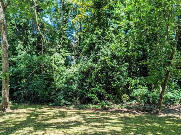 1325 Cedar Heights Dr, Stone Mountain, GA 30083
