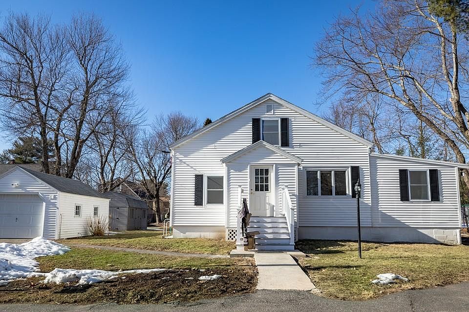 1st image of 56 Kirby Ave
