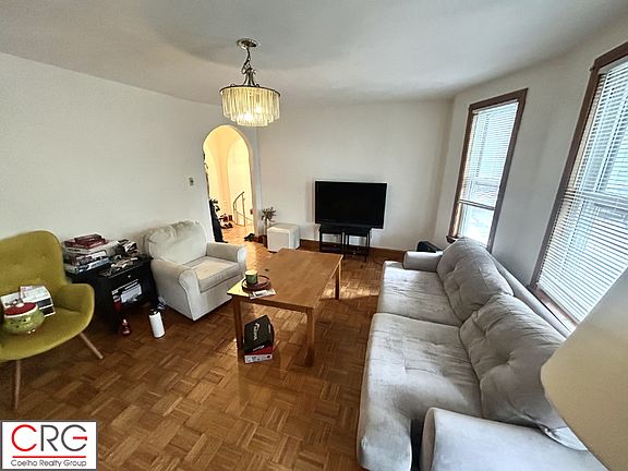 3rd image of 89 Lincoln St Floor 1