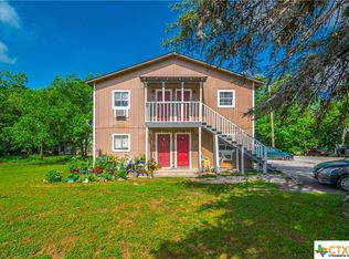211 W Washington St, Seguin, TX 78155
