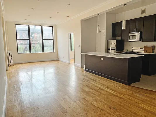 Rented by Sky Management | media 19