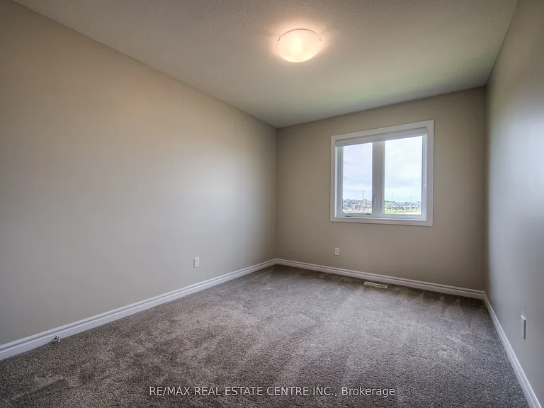 322 Bradshaw Dr — Photo 13