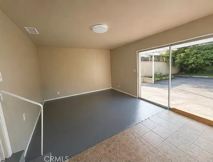 1045 Locust St — Photo 21