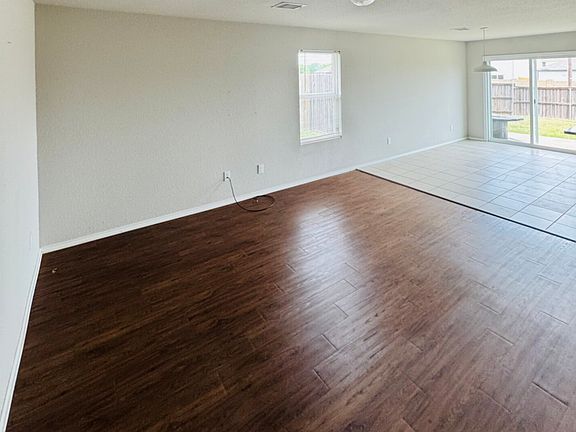 2nd image of 114 Brushy Creek Ln