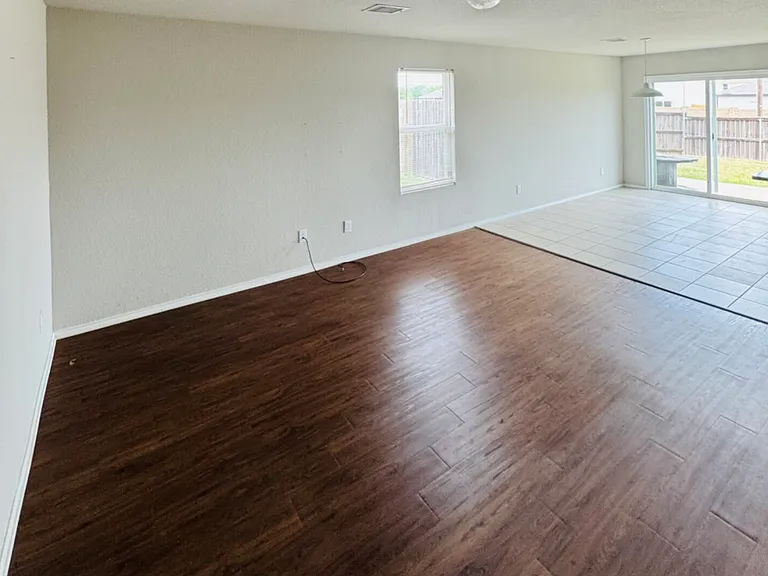 114 Brushy Creek Ln — Photo 2