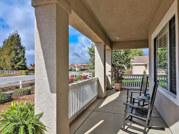 5th image of 2825 Carey Way