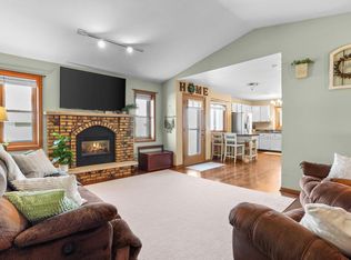 924 Acker Pkwy, Deforest, WI 53532