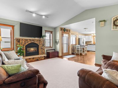 924 Acker Parkway, Deforest, WI, 53532