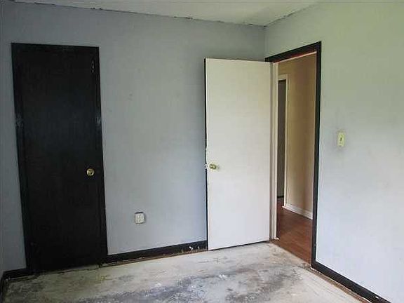5th image of 3344 Brookwood Dr