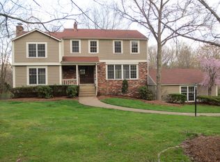 102 Downing Dr, Pittsburgh, PA 15238