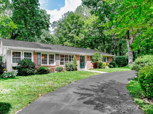 171 Surry Ln, Hendersonville, NC 28791