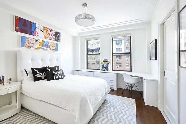 Sold by Warburg | media 22