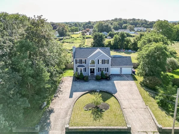1 Lucy Ln, Westport, MA 02790